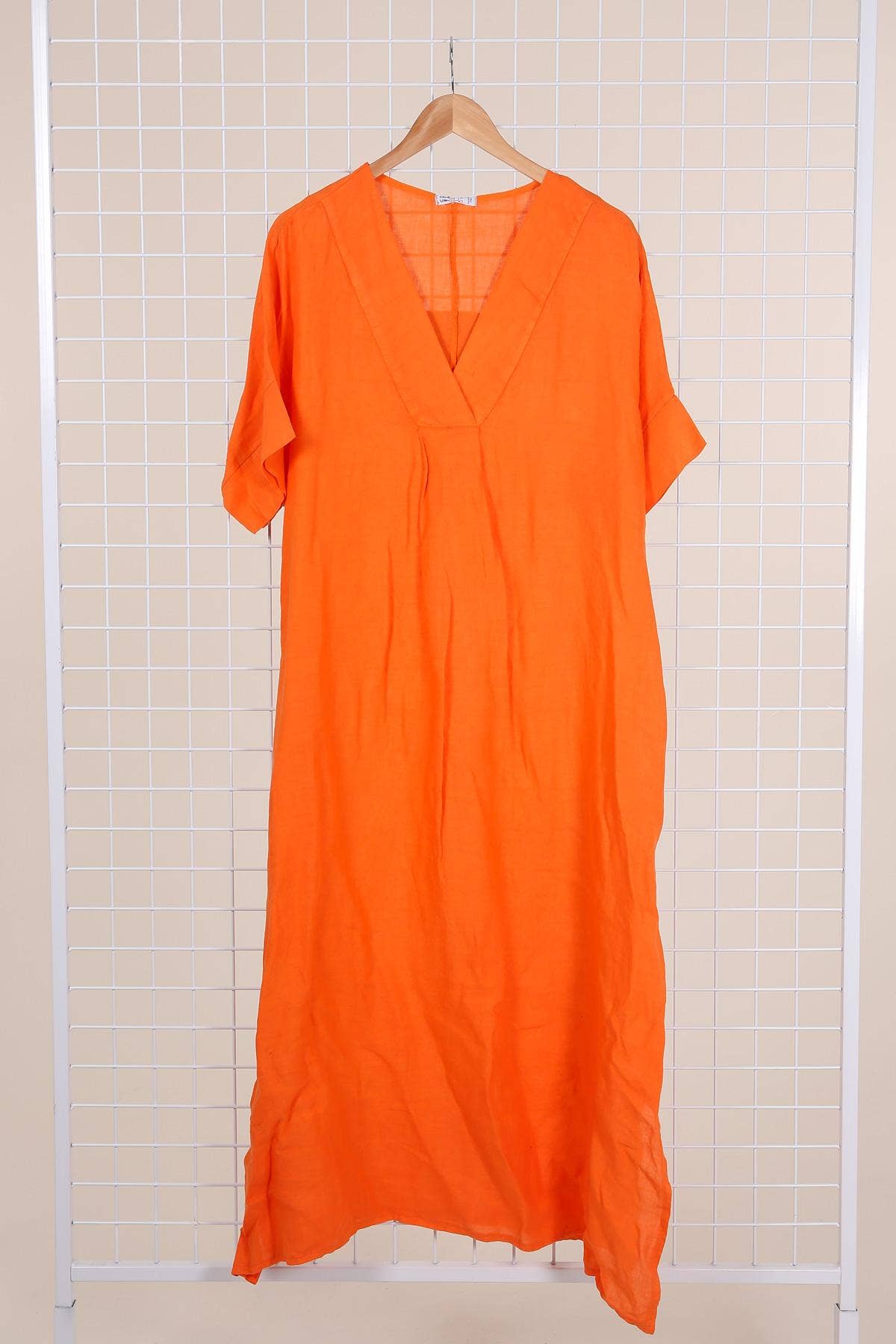 Long dress v-neck 62733 100% linen: Mustard