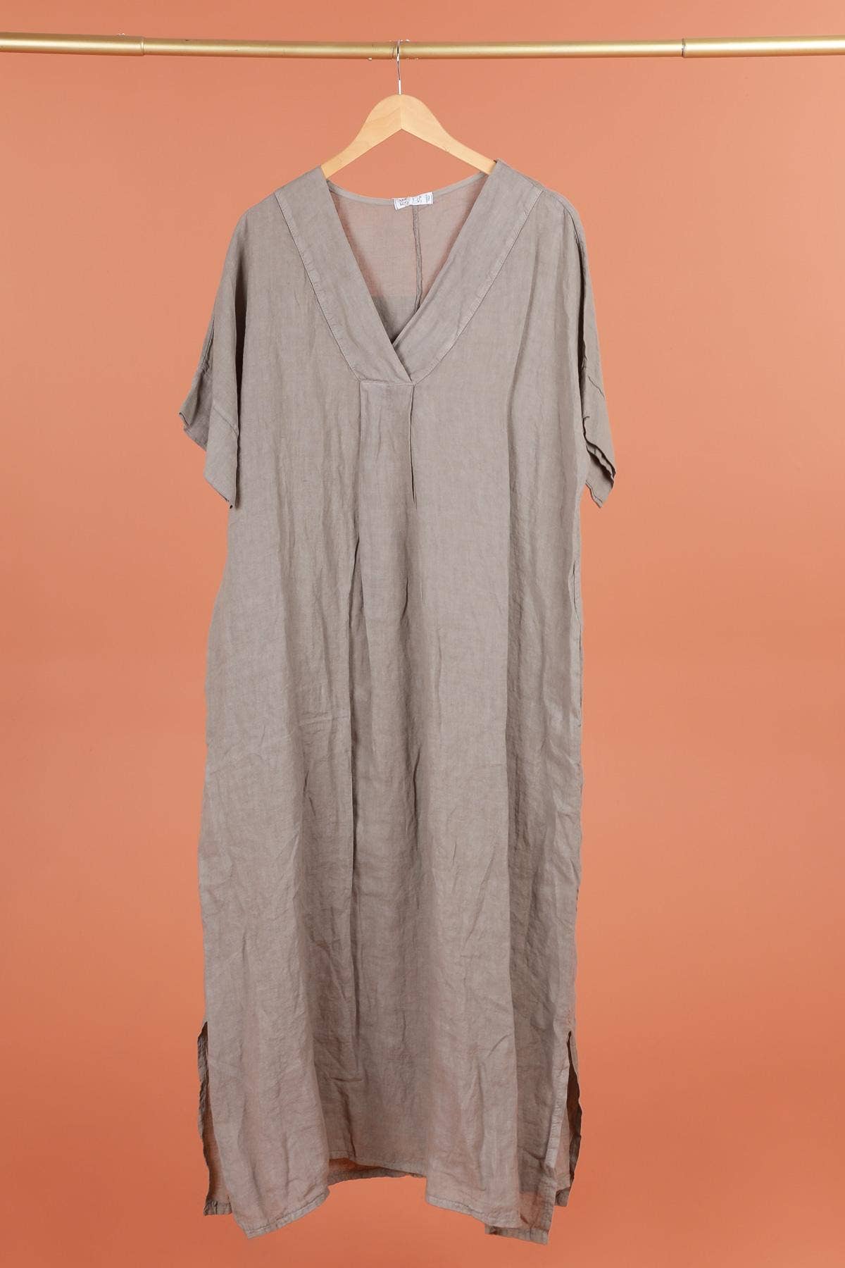 Long dress v-neck 62733 100% linen: Mustard