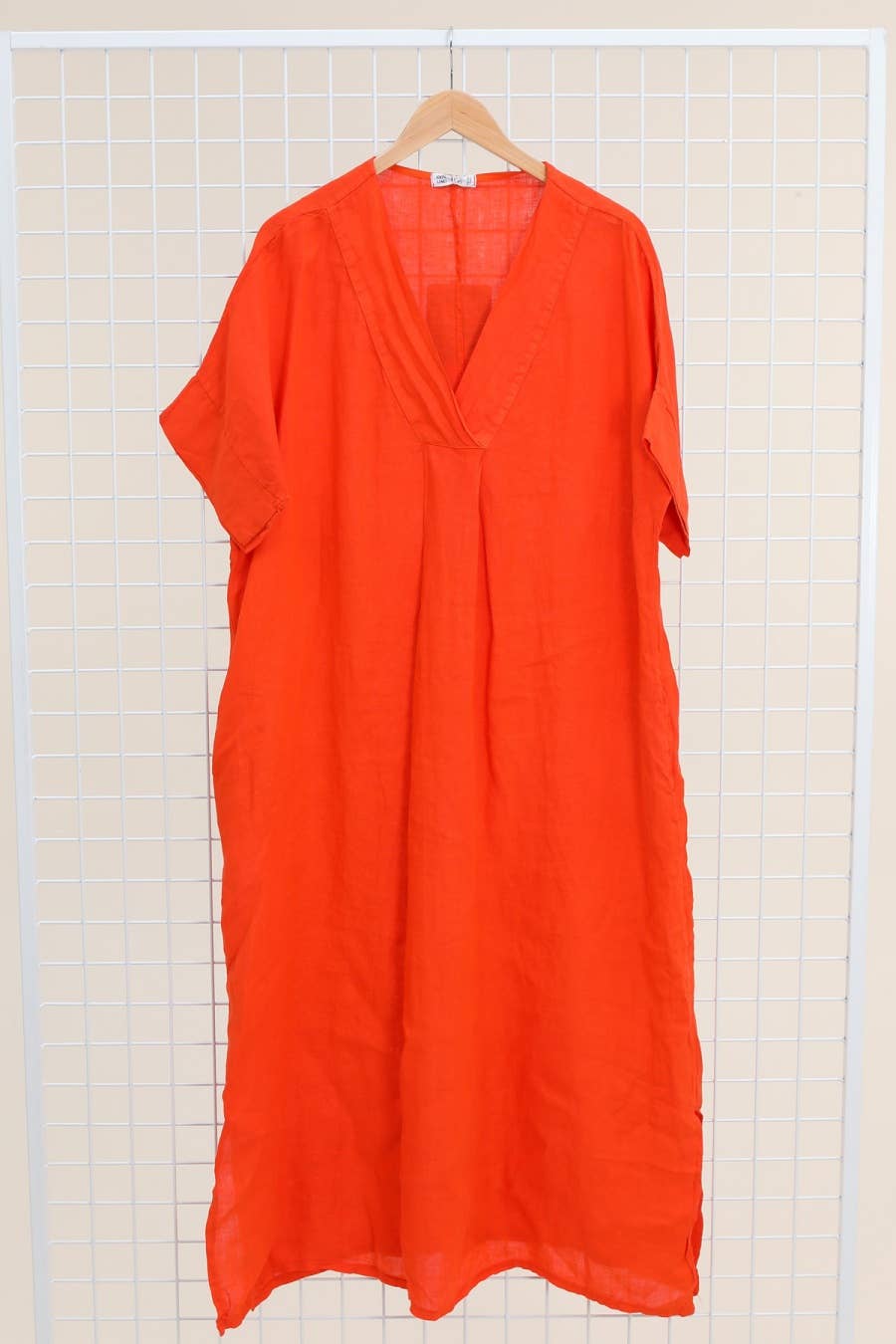Long dress v-neck 62733 100% linen: Mustard