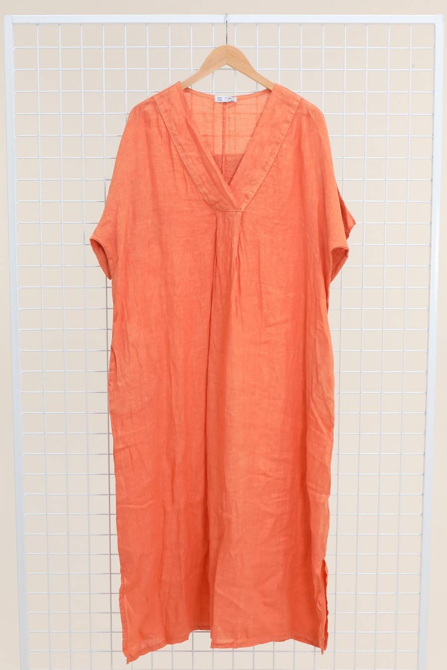 Long dress v-neck 62733 100% linen: Mustard