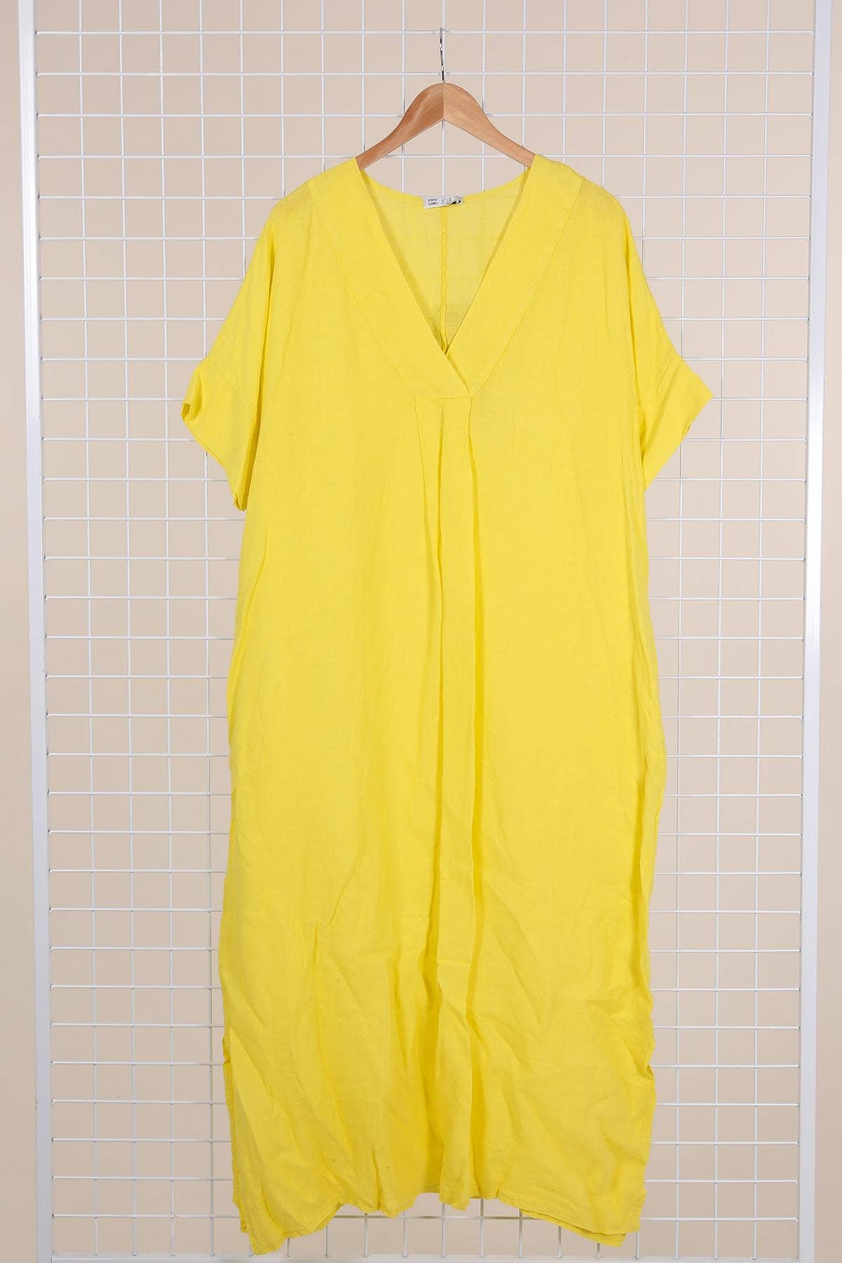 Long dress v-neck 62733 100% linen: Mustard