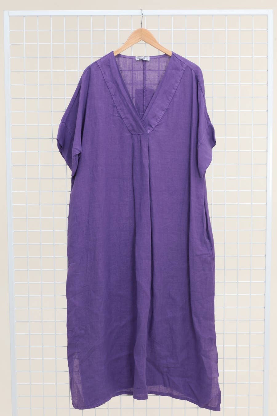 Long dress v-neck 62733 100% linen: Mustard