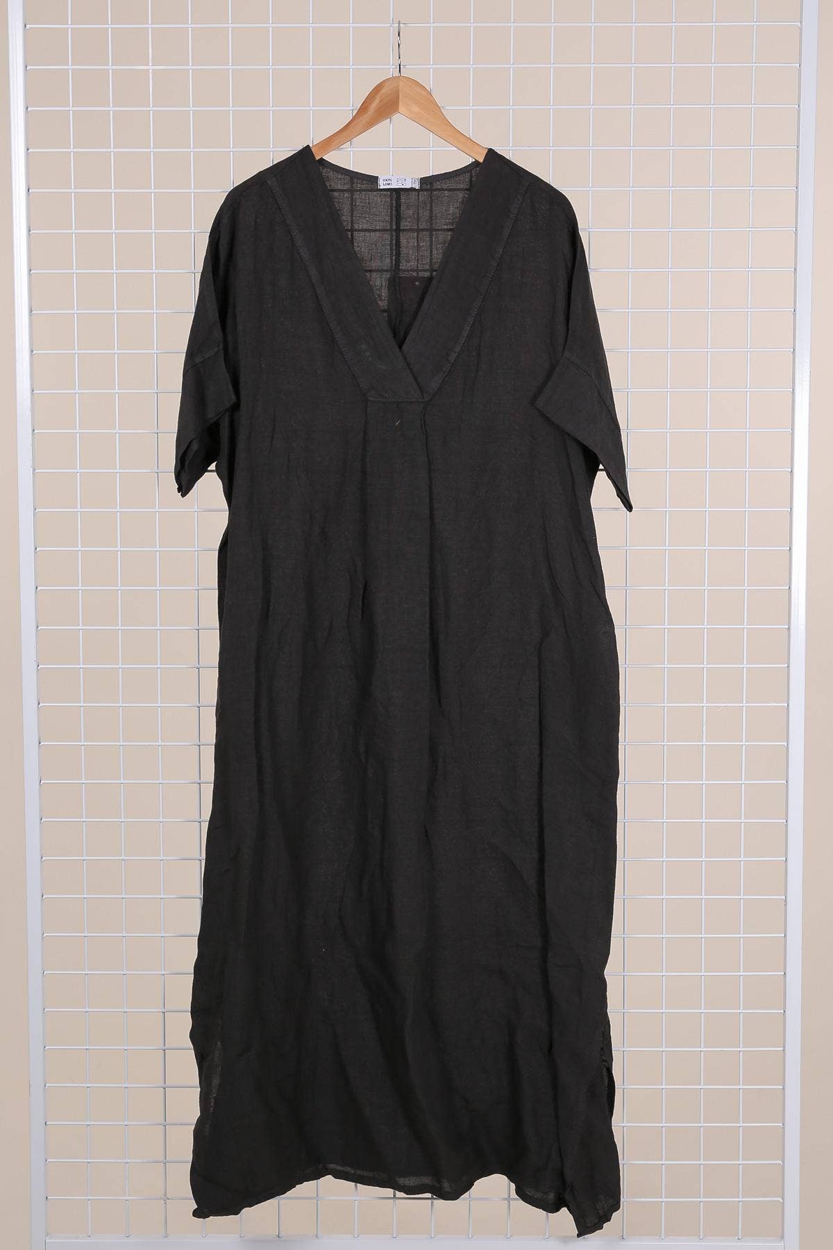 Long dress v-neck 62733 100% linen: Mustard