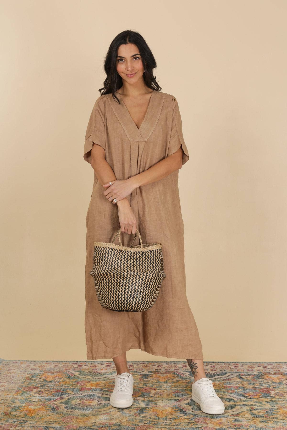 Long dress v-neck 62733 100% linen: Mustard
