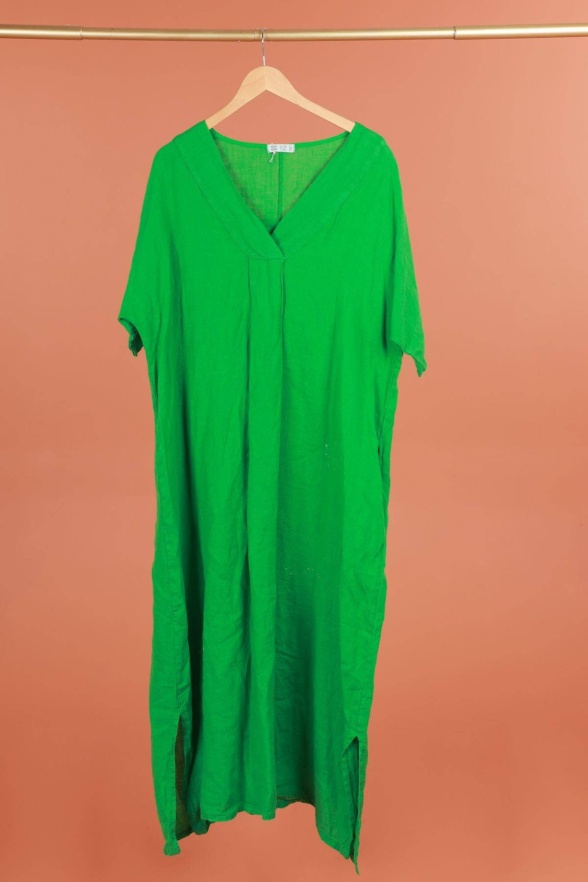 Long dress v-neck 62733 100% linen: Mustard