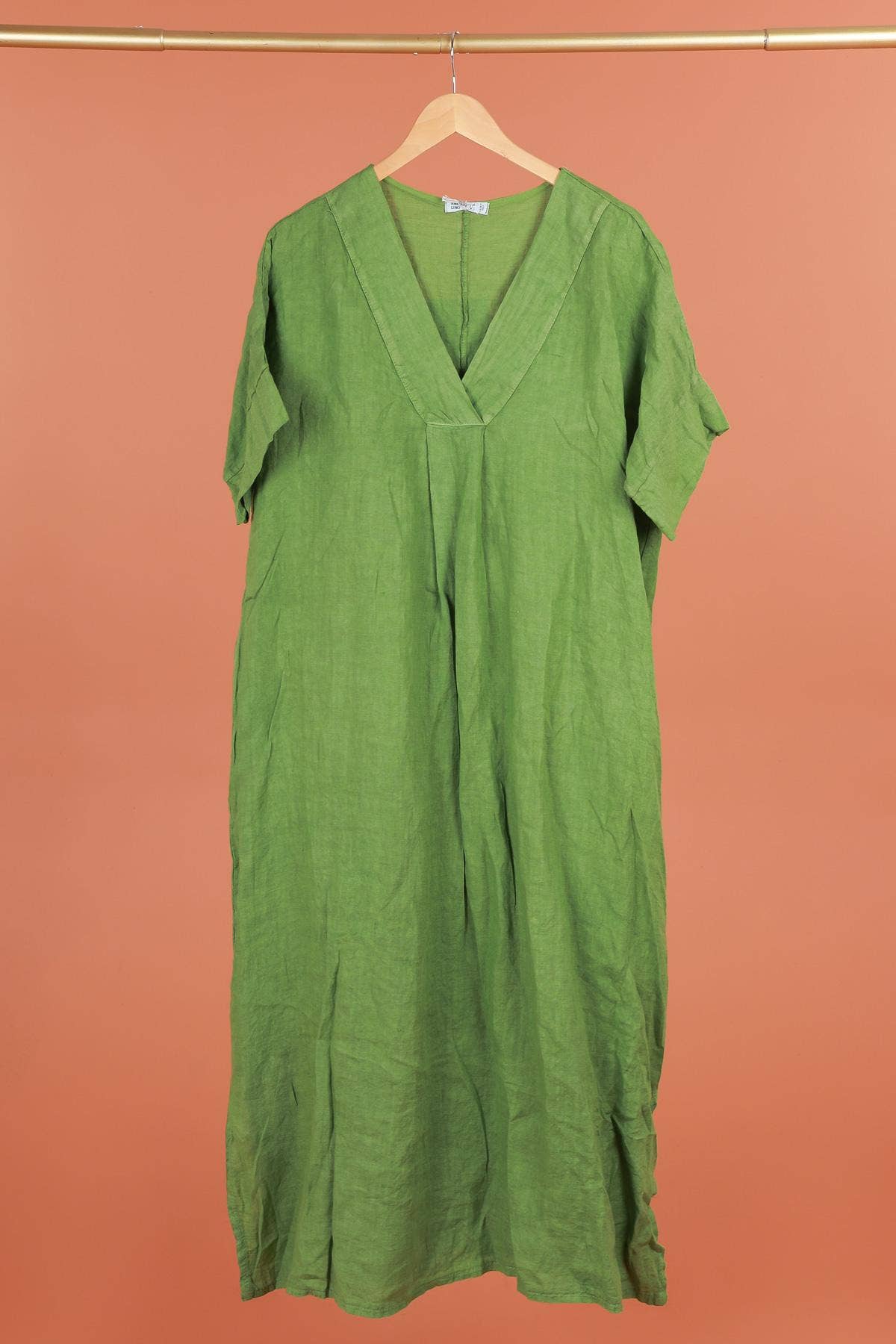 Long dress v-neck 62733 100% linen: Mustard